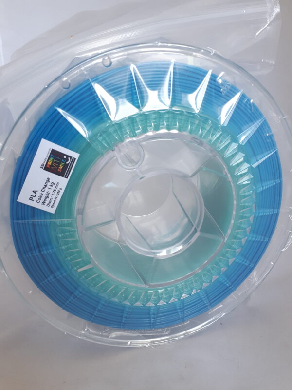 Print with Smile - PLA - 1,75 mm - 1 kg - prebeh farieb Print with Smile - PLA - 1,75 mm - 1 kg - prebeh farieb